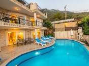 Temiz Kullanılmış Eşyalı Villa