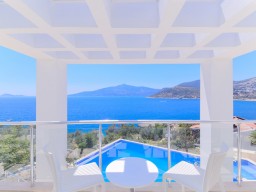 Bodrumda 400m2 5 oda 1 Salonu olan villa